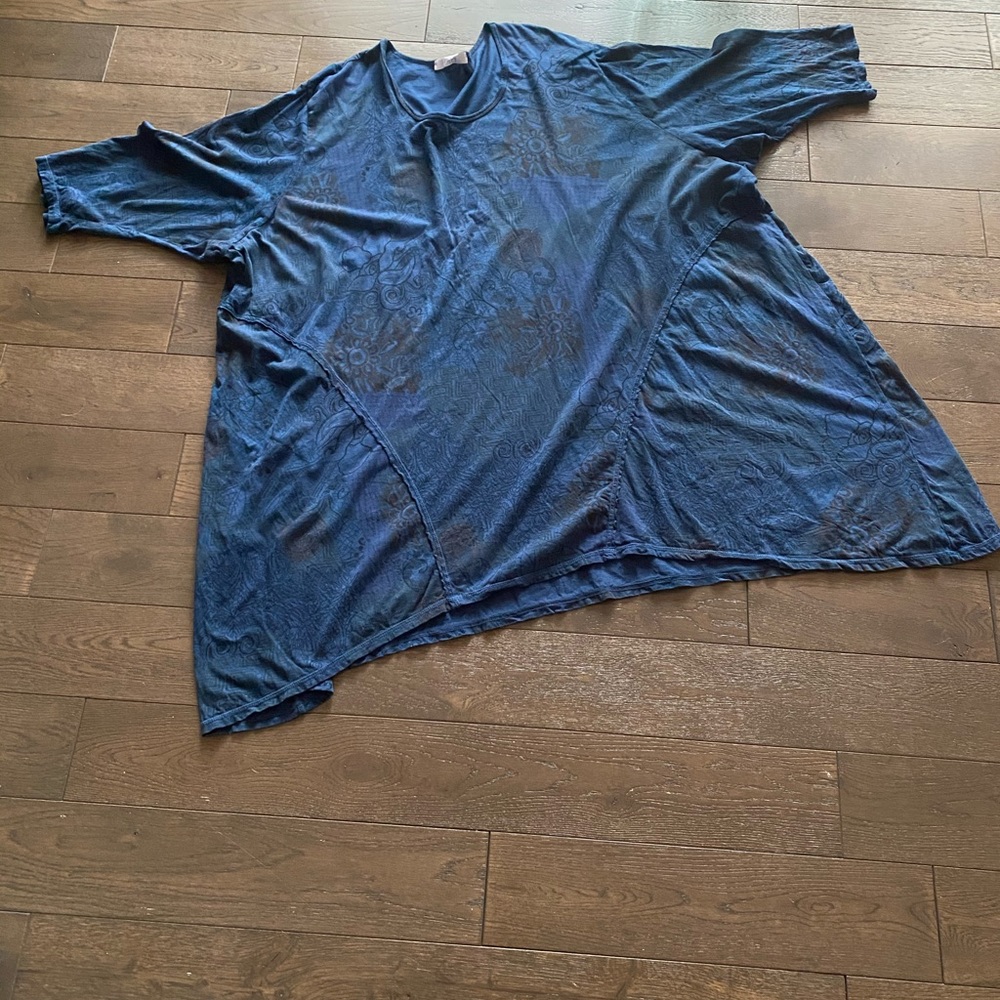 Plus Side Cute Blue Black botanical blouse Size 5X